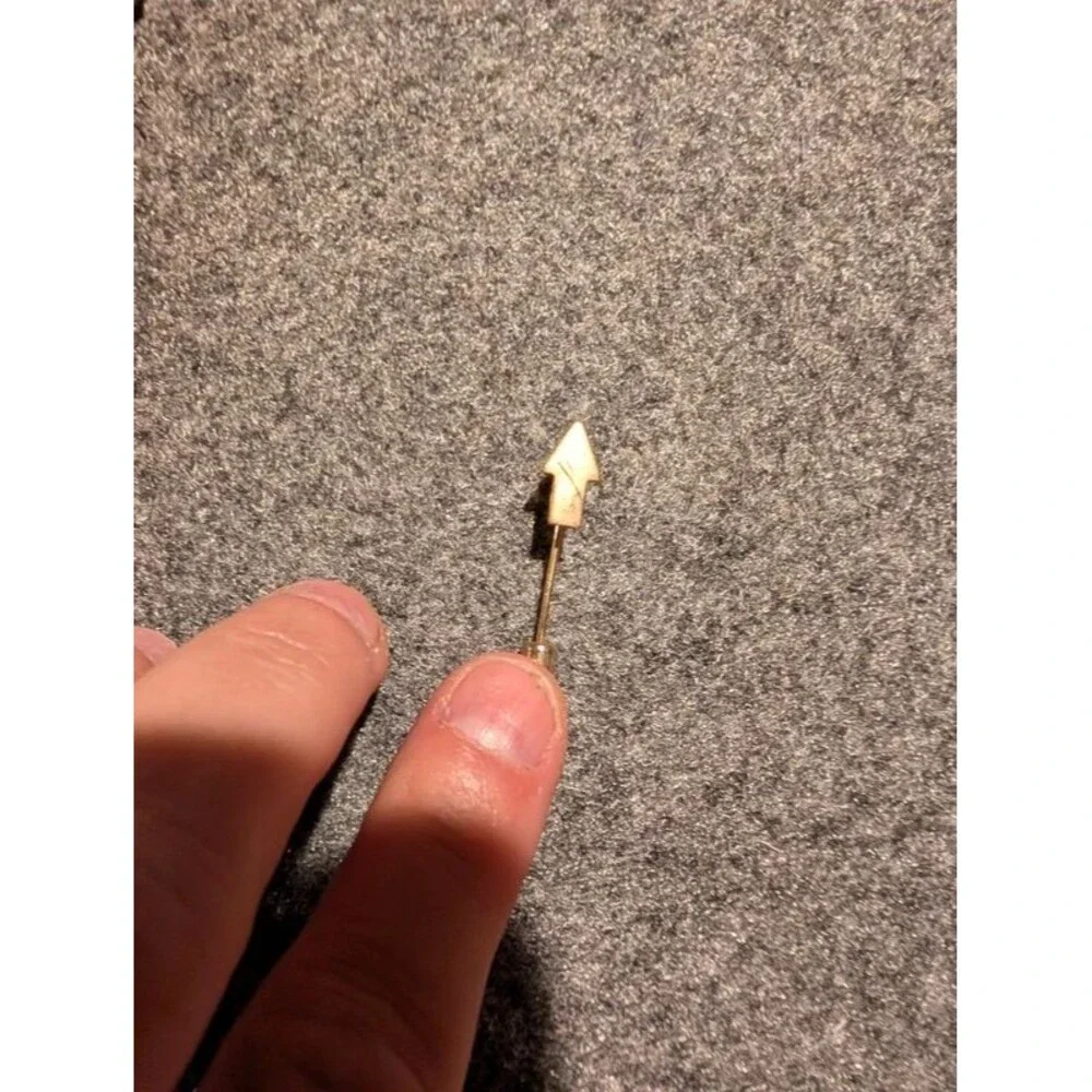 Arrow tie tack